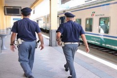 La Polizia setaccia le stazioni pugliesi, effettuati 13 arresti