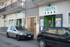 Armati di coltello rapinano Primo Prezzo