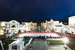 Puglia Village incanta con la sua pista di pattinaggio sul ghiaccio