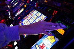 Gioco d'azzardo, a Giovinazzo bruciati oltre 9 milioni di euro