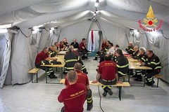 Il Governo taglia le mense notturne dei Vigili del Fuoco