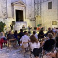 Una Notte Bianca della Poesia ricca della bellezza di versi e note