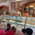 Gli alunni della scuola  "Rodari " alla scoperta del mondo dei dolci