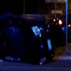 Incidente stradale sulla 16 Adriatica: un'auto si ribalta