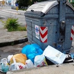 Rifiuti in via Bitonto