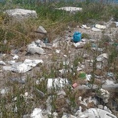 Sacchi di rifiuti nelle campagne: triste primato per tutta la Puglia