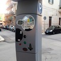 Strisce blu, parcheggio gratuito se il parchimetro non ha bancomat
