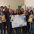 Commercianti e farmacisti donano due defibrillatori al Comune