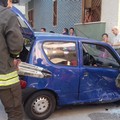 Incidente tra due auto, ragazza resta incastrata: estratta dai Vigili del Fuoco