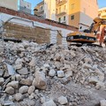 Giù l'ex Cinema Moderno: se ne va un pezzo di storia di Giovinazzo