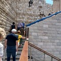 A Giovinazzo tanti turisti stranieri. Ma le chiese restano chiuse