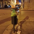 Rifiuti abbandonati tra via Dogali e via Magenta