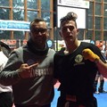 Medaglia d'oro dal kick boxing. Vince Dell'Olio