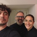 Pranzo in relax nel borgo antico: Riccardo Scamarcio a Giovinazzo