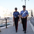 Minaccia i genitori adottivi: «Vi porterò i fiori sulla tomba». In manette