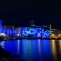 Le Christmas Lights sulle mura aragonesi
