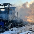Tir in fiamme sulla statale 16 bis: uscita obbligatoria a Giovinazzo Nord in direzione Foggia