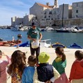 I bimbi della  "San Tommaso " in visita al porticciolo di Giovinazzo