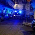 Foto choc: auto in sosta blocca l'ambulanza