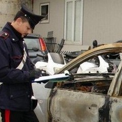 Piromane per un'estorsione: a giudizio un 41enne