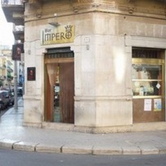 Ladri di pomeriggio al bar Impero
