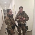 Derubata a Napoli, militare di Giovinazzo insegue l'aggressore e lo blocca
