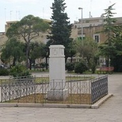 Il busto di Palombella non c'è più