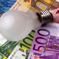 Prezzi più cari, si tornano a fare pane e pizza in casa