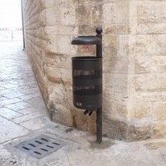 Nuovi cestini nel centro storico