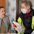 Coronavirus, finti tamponi e autodichiarazioni: le nuove truffe agli anziani