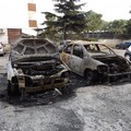 Raid incendiario in via Devenuto. Notte di paura alla 167