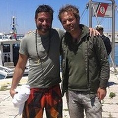 Edoardo Stoppa libera le tartarughe
