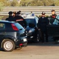 Abbandona la complice ferita e scappa: inseguimento folle tra Giovinazzo e Bitonto