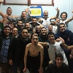 Pazza Fidens, si fa rimontare dal +17 ma vince
