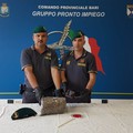 Pusher in fuga: lanciano droga dal finestrino, arrestati dalla Finanza
