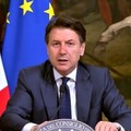 Conte annuncia: «Sanzioni fino a 3.000 euro per chi è in giro senza motivazione»