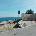 Pasquetta con spazzatura vista mare