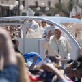 Tutte le emozioni della visita papale nei nostri scatti