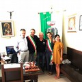 Scarmagno chiama, Giovinazzo risponde. Damaride Russi ricevuta dal Sindaco (FOTO)