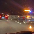 Camion perde il carico. Traffico in tilt sulla strada statale 16 bis