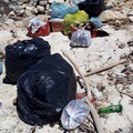 Il litorale in località Trincea ridotto ad immondezzaio