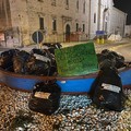 Installazione provocatoria in piazza: i chiarimenti di 2hands Giovinazzo