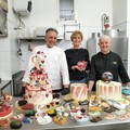Violini, cuori e medaglioni di cioccolato aerografato: Nicola Giotti al Tg1