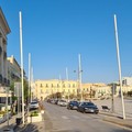 Finalmente rimossi i pali delle luminarie in piazza Vittorio Emanuele II