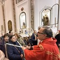 San Biagio, a Giovinazzo l'antico rito della benedizione della gola nella chiesa di San Giovanni Battista