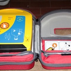 Un defibrillatore per il De Pergola