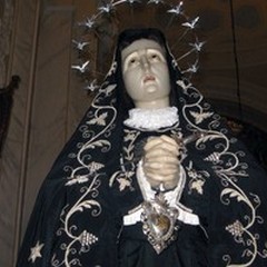 Processione dell'Addolorata rinviata a domani, percorso abbreviato