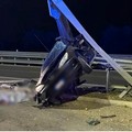 Auto contro il guard-rail: muore a 47 anni mentre va al lavoro