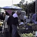 Il mercato giornaliero di Giovinazzo 30 anni fa: la memoria condivisa di Pasquale Nacci (VIDEO)