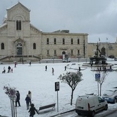 Giovinazzo sotto una coltre di neve